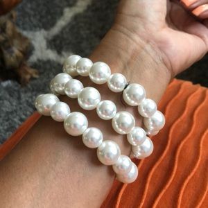 White House Black Market Jewelry - Pearl and diamond bow stretch bracelet White House Black Market Jewelry - Pearl and diamond bow stretch bracelet